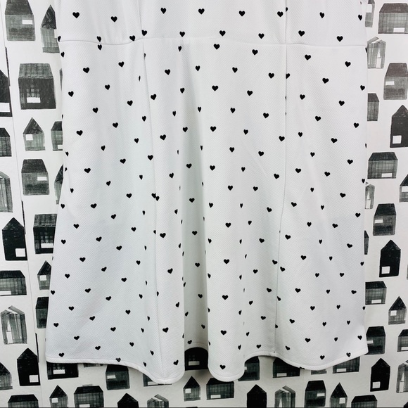 Torrid | Black & White Heart Print Midi Dress - Picture 3 of 7